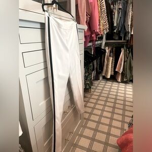Trouve Women’s Pants Fully Lined  White/Black 
Women's Size 8